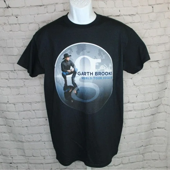 Garth Brooks T-shirt Large World Tour Concert 2014 2015 Country Music EUC - Picture 1 of 7